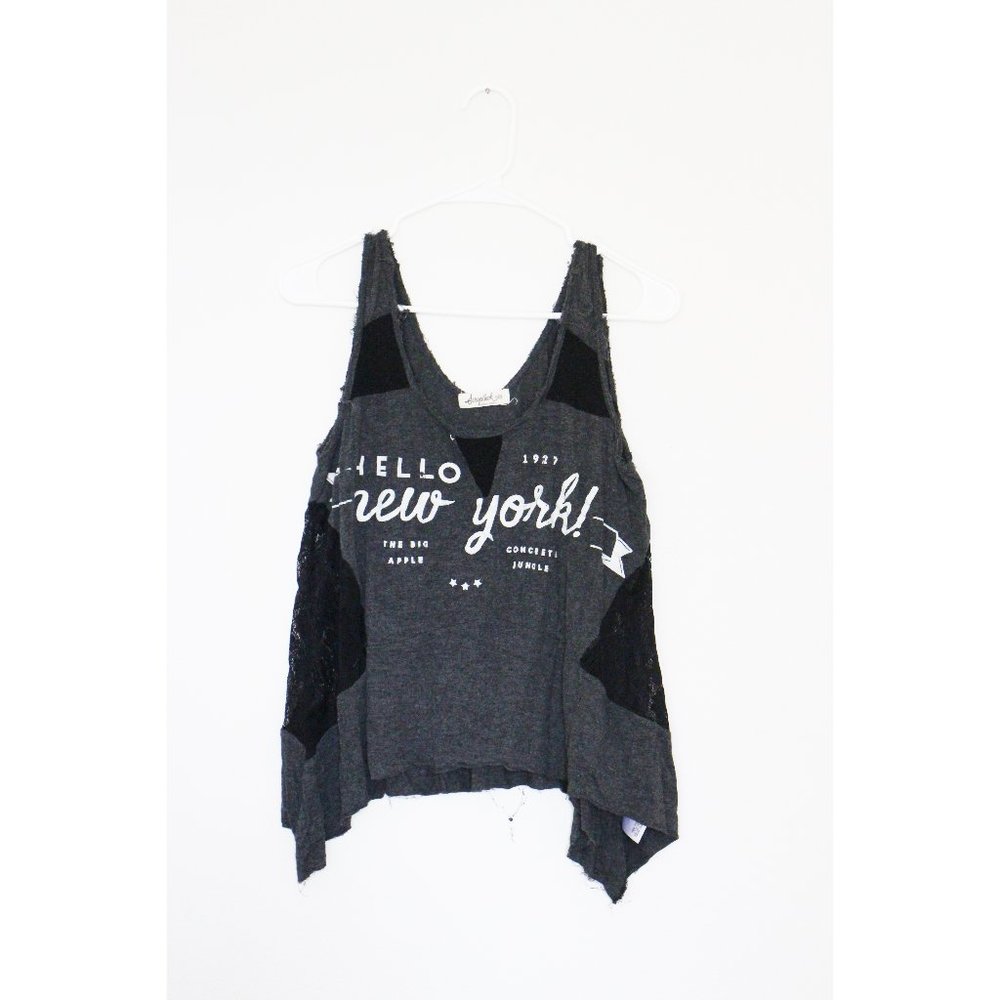 Scrapbook Hello New York Grap Mesh Fringe Crop Top